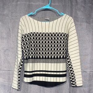 Black and White Patterned Women's Top